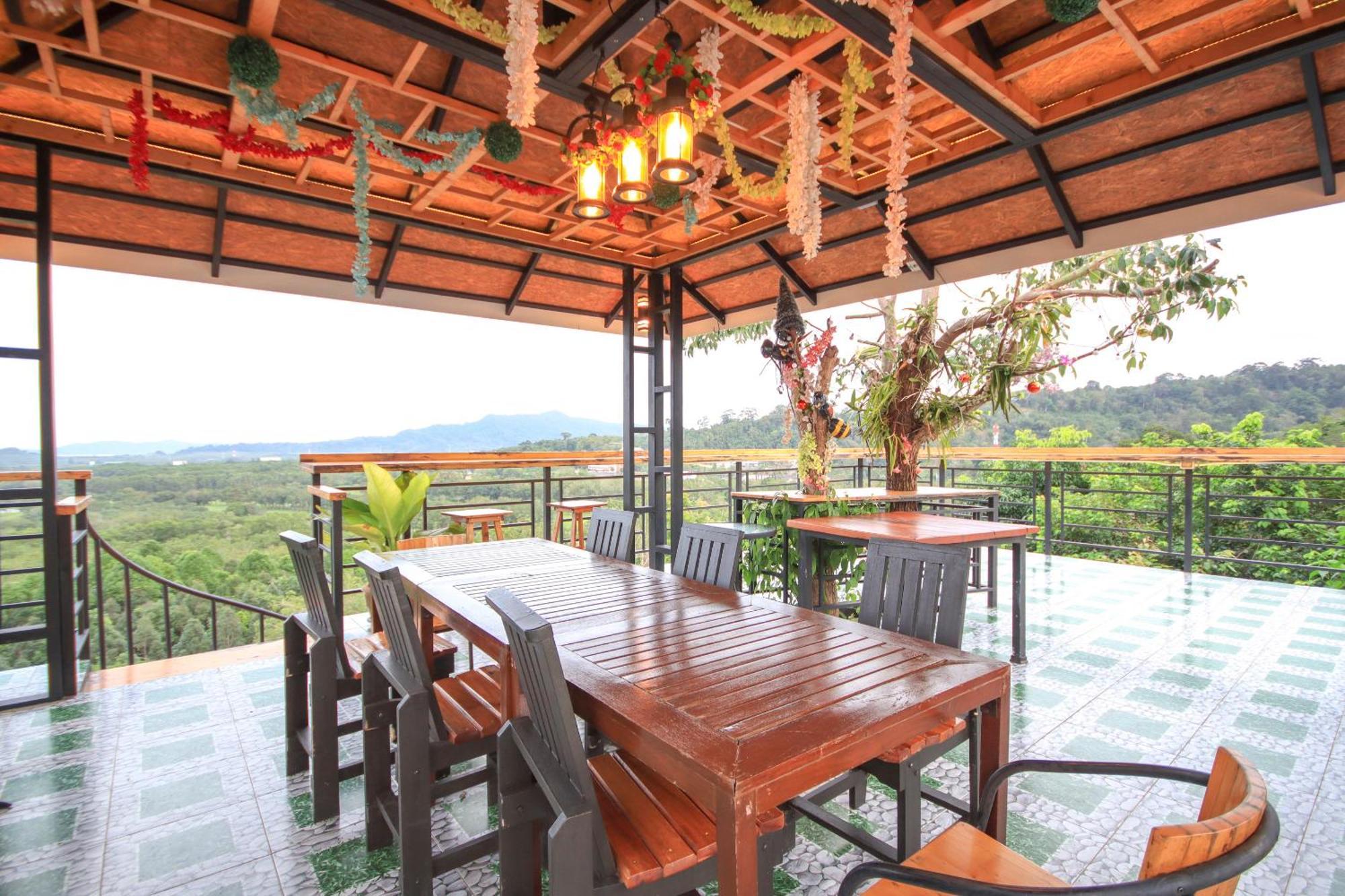 Happy Mountain Airport Resort Nai Yang Екстер'єр фото